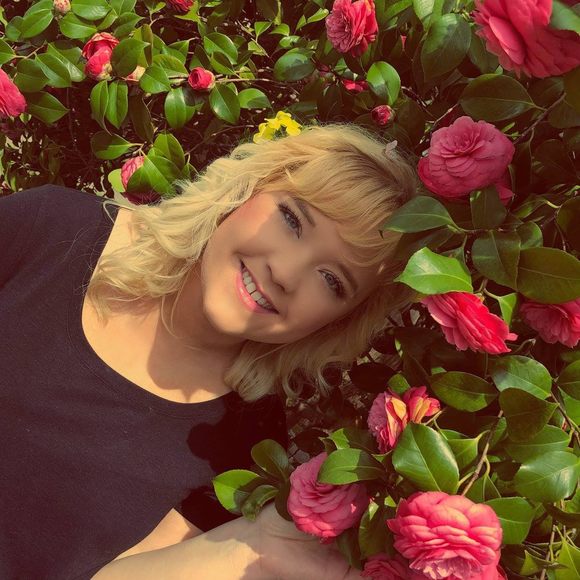 Meet your Posher, Ciara - Picture 1 of 1